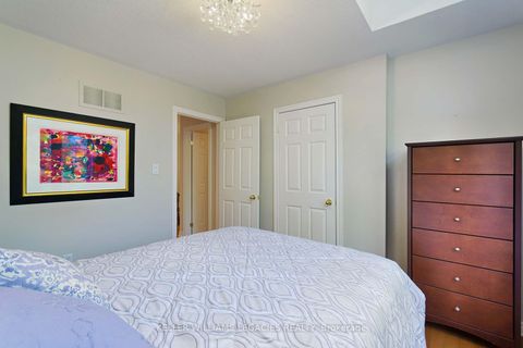 Photo 28 at 11 Grapevine Drive, Vellore Village, Vaughan