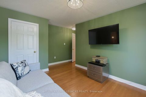 Photo 30 at 11 Grapevine Drive, Vellore Village, Vaughan