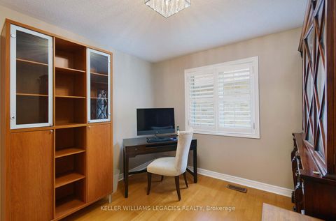 Photo 31 at 11 Grapevine Drive, Vellore Village, Vaughan