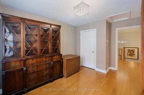 Photo 32 at 11 Grapevine Drive, Vellore Village, Vaughan