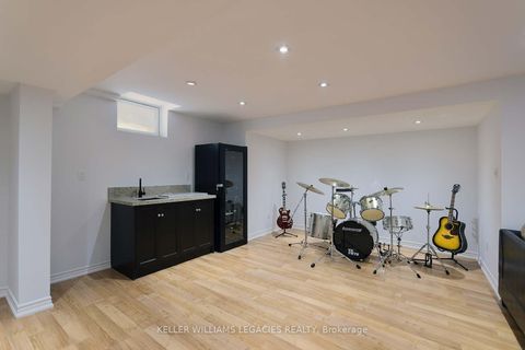Photo 36 at 11 Grapevine Drive, Vellore Village, Vaughan