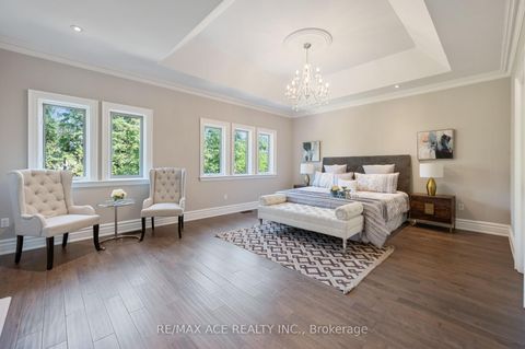 Photo 9 at 242 Parkview Avenue, Willowdale East, Toronto