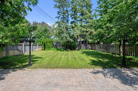 Photo 11 at 242 Parkview Avenue, Willowdale East, Toronto