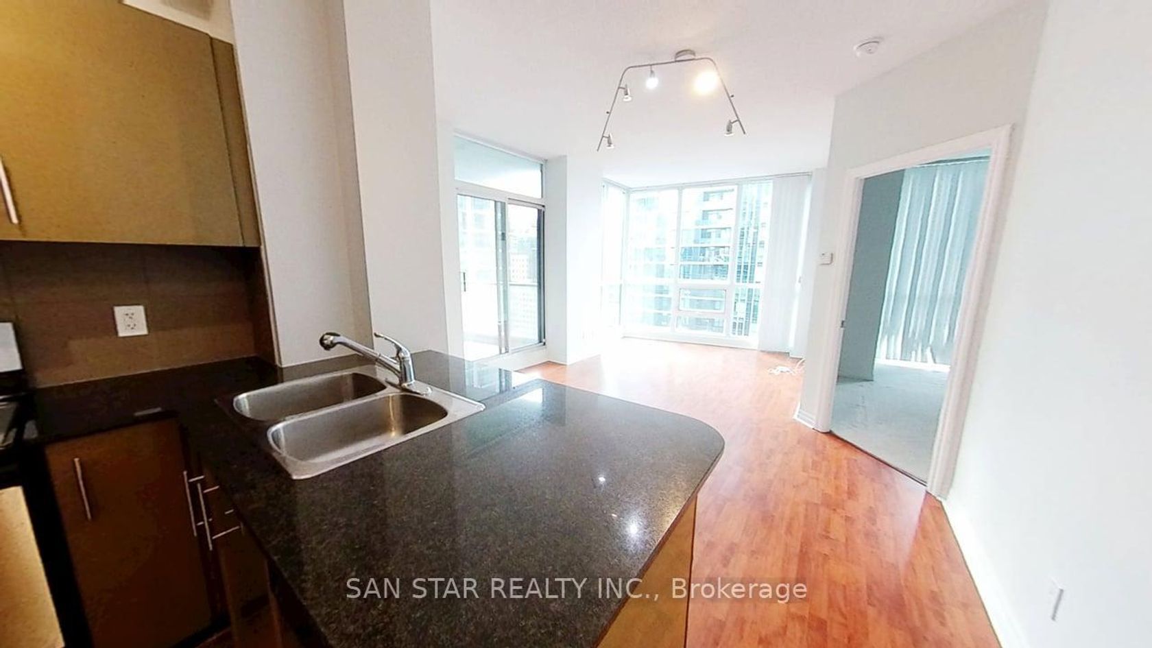 2201 - 16 Yonge Street, Waterfront Communities C1, Toronto 