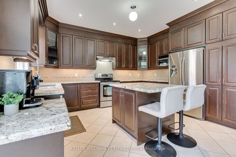 Photo 10 at 56 Pointon Street, Bayview Northeast, Aurora