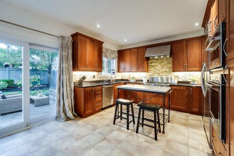 Photo 15 at 2301 Hertfordshire Way, JC Joshua Creek, Oakville