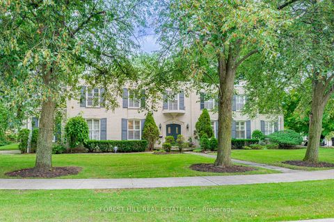 Photo 2 at 31 Fifeshire Road E, Windfields, Toronto