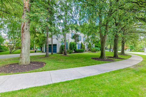Photo 4 at 31 Fifeshire Road E, Windfields, Toronto