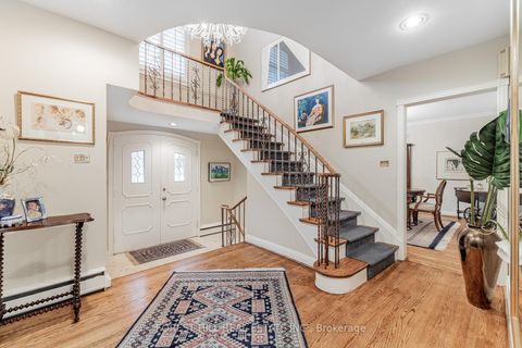 Photo 6 at 31 Fifeshire Road E, Windfields, Toronto