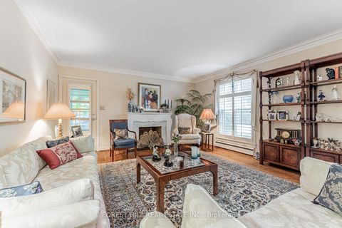 Photo 9 at 31 Fifeshire Road E, Windfields, Toronto