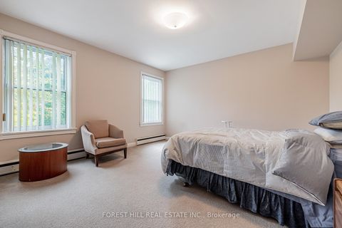 Photo 22 at 31 Fifeshire Road E, Windfields, Toronto