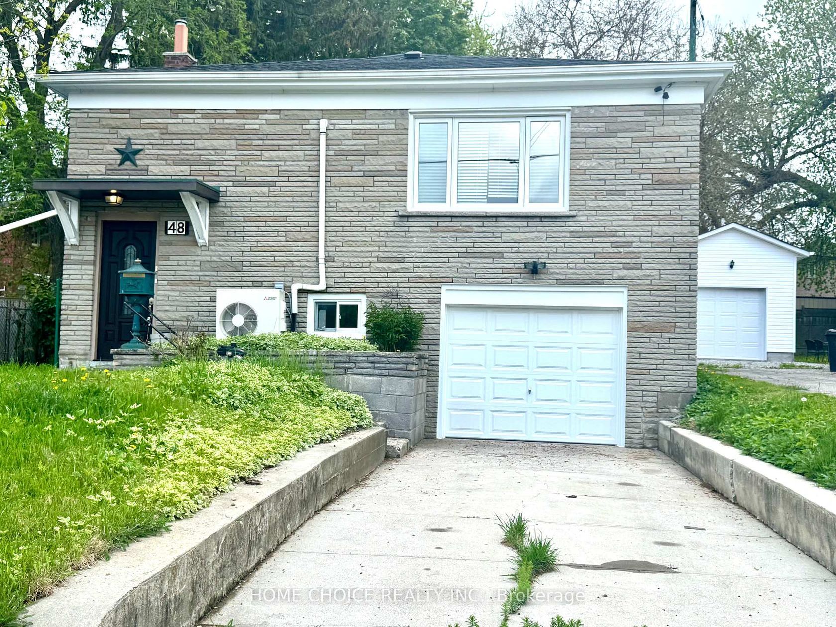 48 South Woodrow Boulevard, Cliffside, Toronto by Loree Meneguzzi Real Estate 48 South Woodrow Boulevard, Cliffside, Toronto