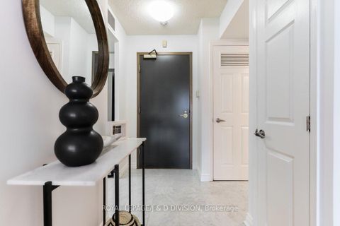 Photo 2 at 507 - 7 Broadway Avenue, Mount Pleasant West, Toronto