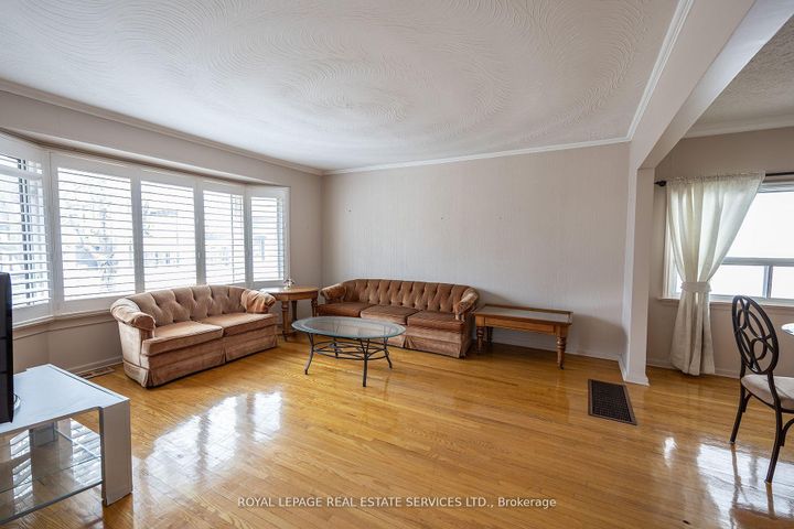 Photo 4 at 1361 Kenmuir Avenue, Mineola, Mississauga