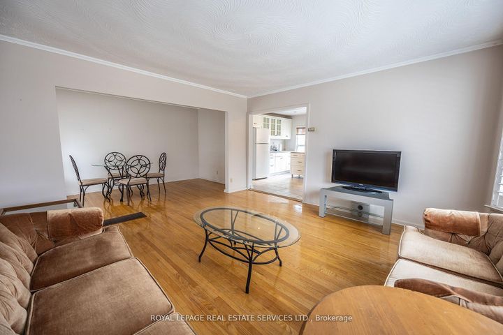 Photo 5 at 1361 Kenmuir Avenue, Mineola, Mississauga