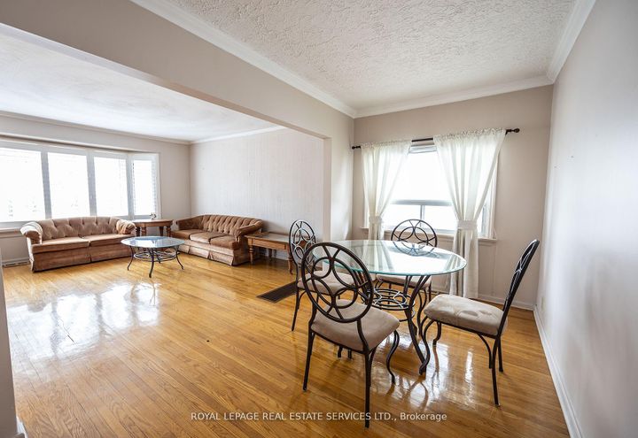 Photo 7 at 1361 Kenmuir Avenue, Mineola, Mississauga