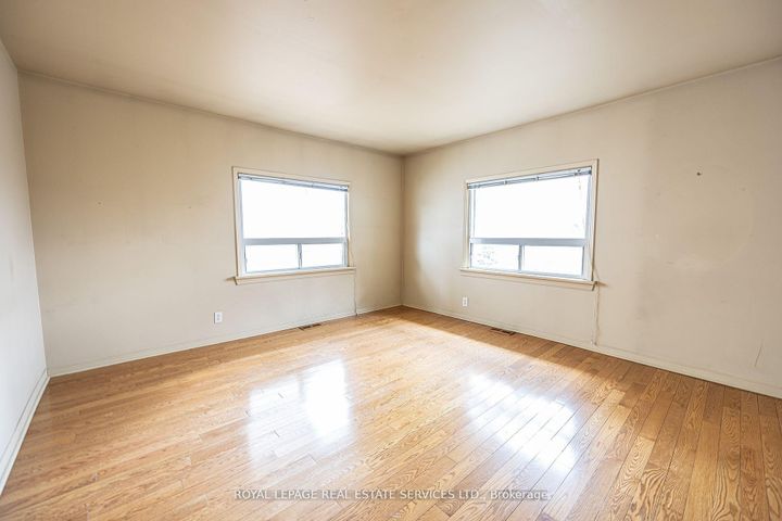 Photo 10 at 1361 Kenmuir Avenue, Mineola, Mississauga