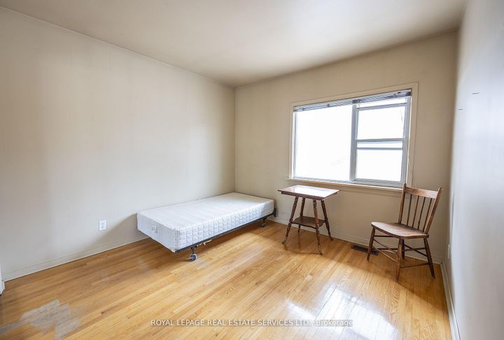 Photo 11 at 1361 Kenmuir Avenue, Mineola, Mississauga