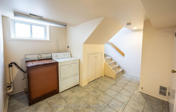 Photo 16 at 1361 Kenmuir Avenue, Mineola, Mississauga