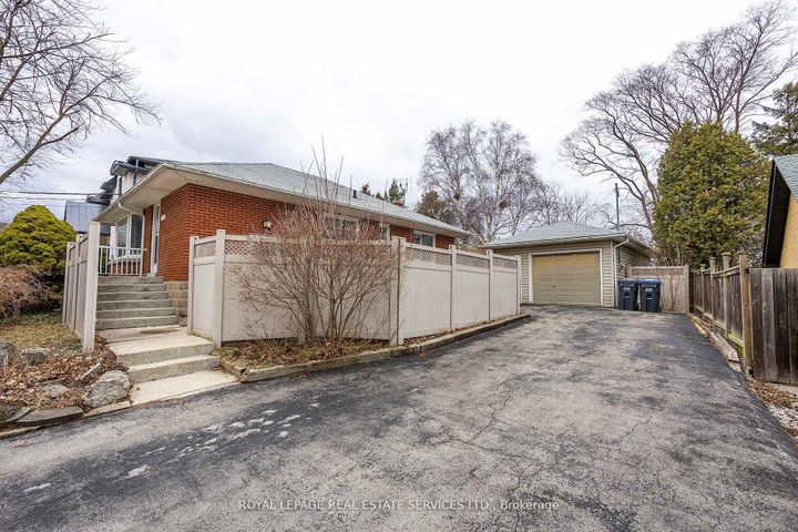 Photo 19 at 1361 Kenmuir Avenue, Mineola, Mississauga