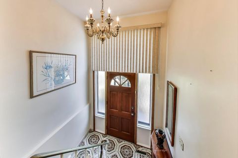 Photo 2 at 19 Hisey Crescent, Black Creek, Toronto
