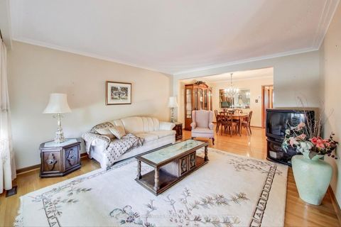 Photo 3 at 19 Hisey Crescent, Black Creek, Toronto