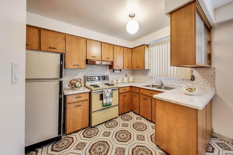 Photo 9 at 19 Hisey Crescent, Black Creek, Toronto