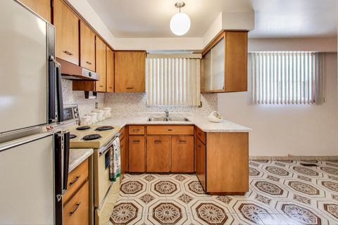 Photo 10 at 19 Hisey Crescent, Black Creek, Toronto