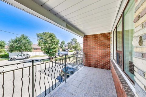 Photo 20 at 19 Hisey Crescent, Black Creek, Toronto