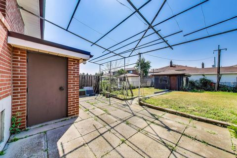 Photo 33 at 19 Hisey Crescent, Black Creek, Toronto