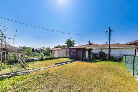 Photo 34 at 19 Hisey Crescent, Black Creek, Toronto