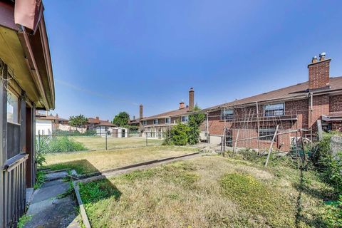 Photo 36 at 19 Hisey Crescent, Black Creek, Toronto