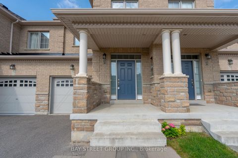 Photo 2 at 65 Bellflower Lane, Oak Ridges Lake Wilcox, Richmond Hill