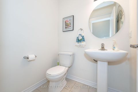 Photo 5 at 65 Bellflower Lane, Oak Ridges Lake Wilcox, Richmond Hill