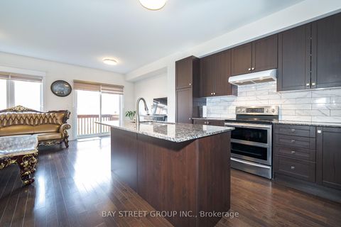 Photo 10 at 65 Bellflower Lane, Oak Ridges Lake Wilcox, Richmond Hill