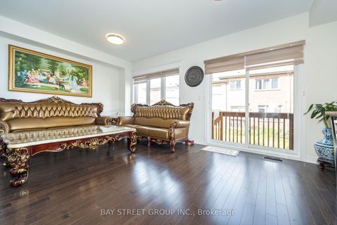 Photo 12 at 65 Bellflower Lane, Oak Ridges Lake Wilcox, Richmond Hill