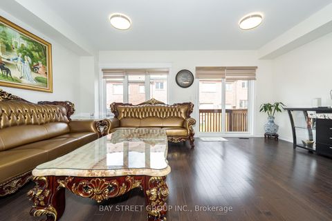 Photo 14 at 65 Bellflower Lane, Oak Ridges Lake Wilcox, Richmond Hill
