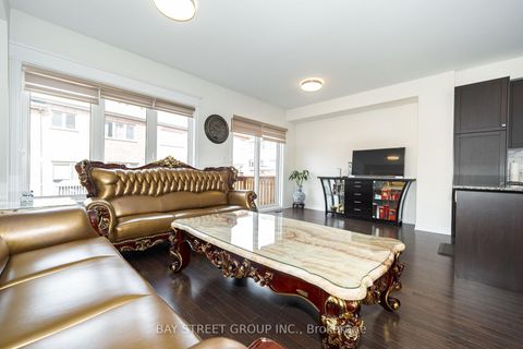 Photo 15 at 65 Bellflower Lane, Oak Ridges Lake Wilcox, Richmond Hill