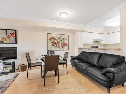 Photo 6 at 204 - 5 Emerald Lane, Yorkhill, Vaughan