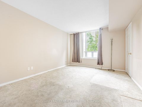 Photo 12 at 204 - 5 Emerald Lane, Yorkhill, Vaughan