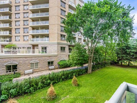 Photo 16 at 204 - 5 Emerald Lane, Yorkhill, Vaughan