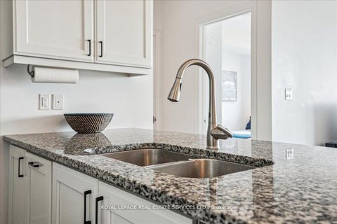 Photo 10 at 105 - 3028 Creekshore Common, GO Glenorchy, Oakville
