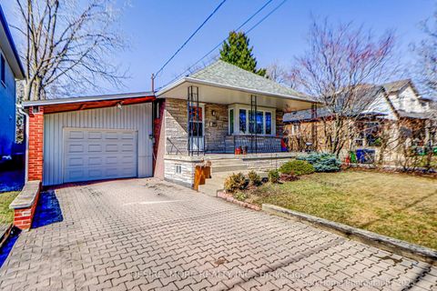 Photo 2 at 70 Ridgevale Drive, Lawrence, Toronto