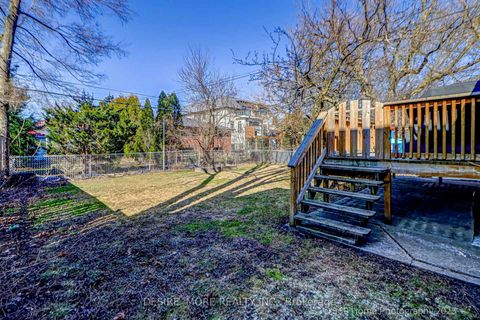 Photo 3 at 70 Ridgevale Drive, Lawrence, Toronto
