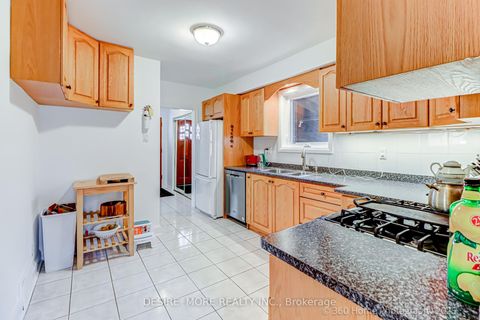 Photo 6 at 70 Ridgevale Drive, Lawrence, Toronto