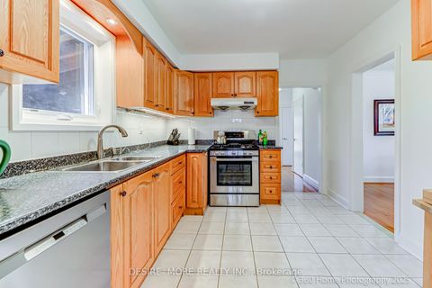 Photo 7 at 70 Ridgevale Drive, Lawrence, Toronto