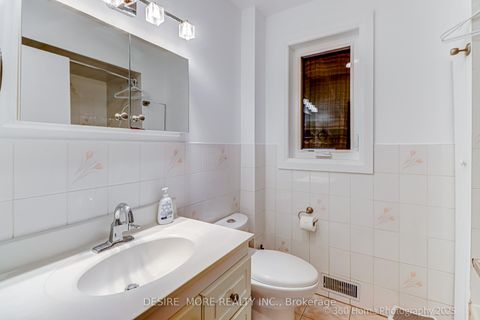 Photo 13 at 70 Ridgevale Drive, Lawrence, Toronto