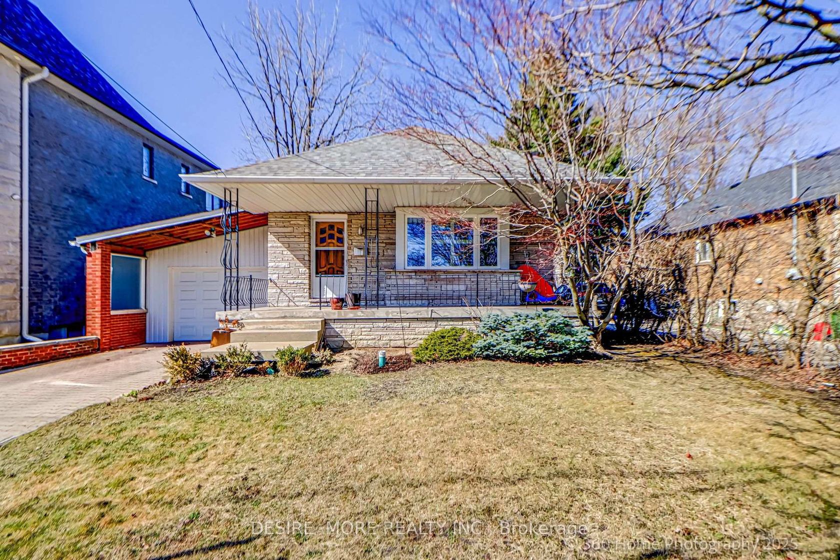 70 Ridgevale Drive, Lawrence, Toronto by Loree Meneguzzi Real Estate 70 Ridgevale Drive, Lawrence, Toronto