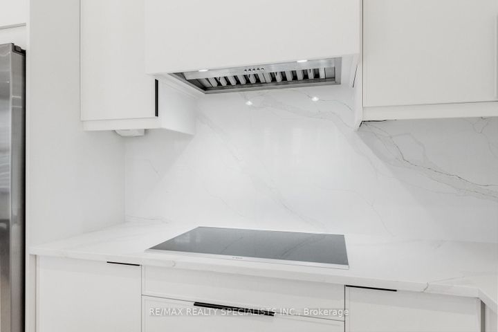 Photo 14 at 25 Grapevine Drive, Vellore Village, Vaughan