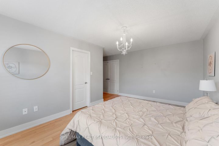 Photo 22 at 25 Grapevine Drive, Vellore Village, Vaughan